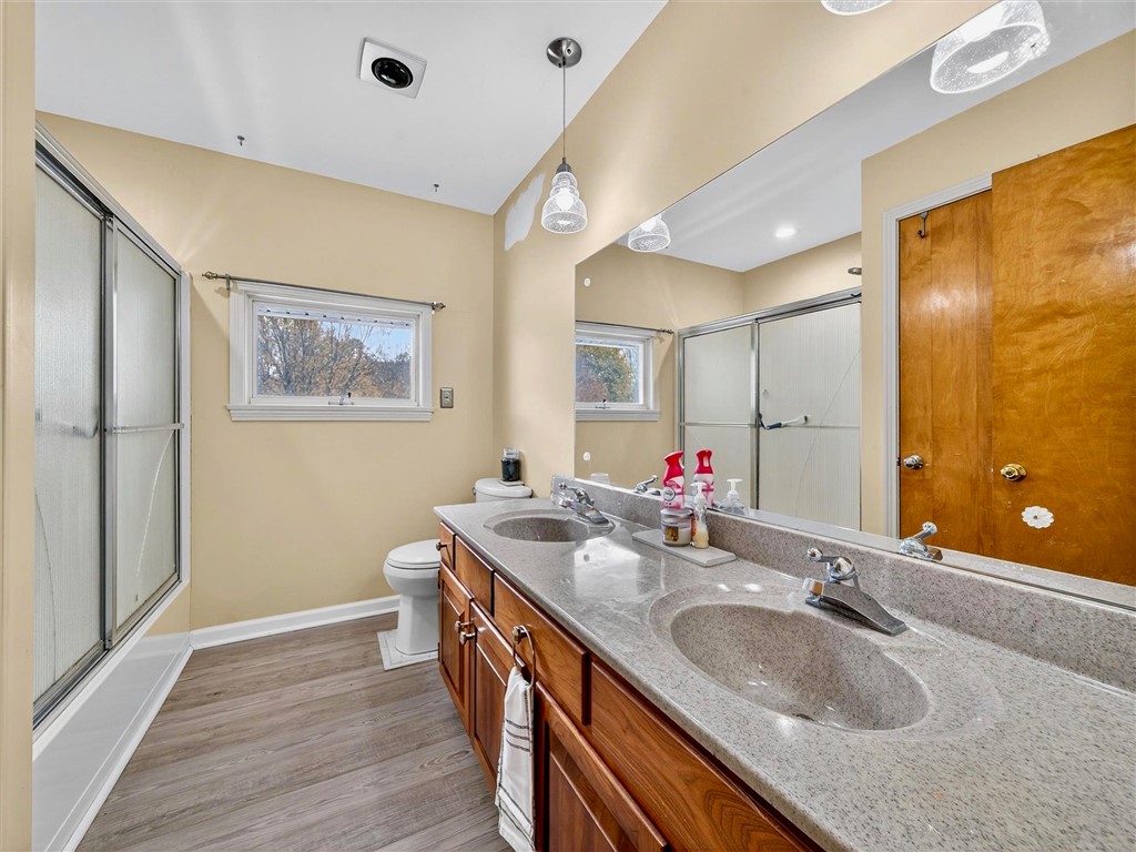 1855 North Union Street Parma, NY 14559 - Photo 32 of 49 2nd floor full bathroom