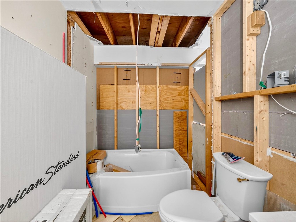 1855 North Union Street Parma, NY 14559 - Photo 42 of 49 In-law suite full bathroom