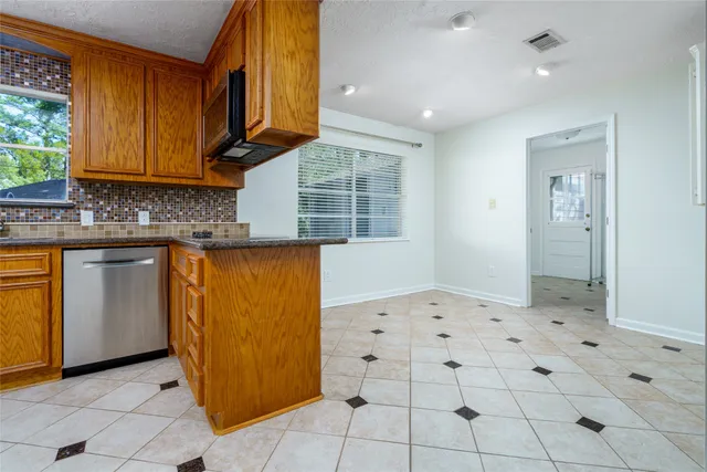 $2,400 | 11602 Jaycreek Drive, Houston, TX 77070