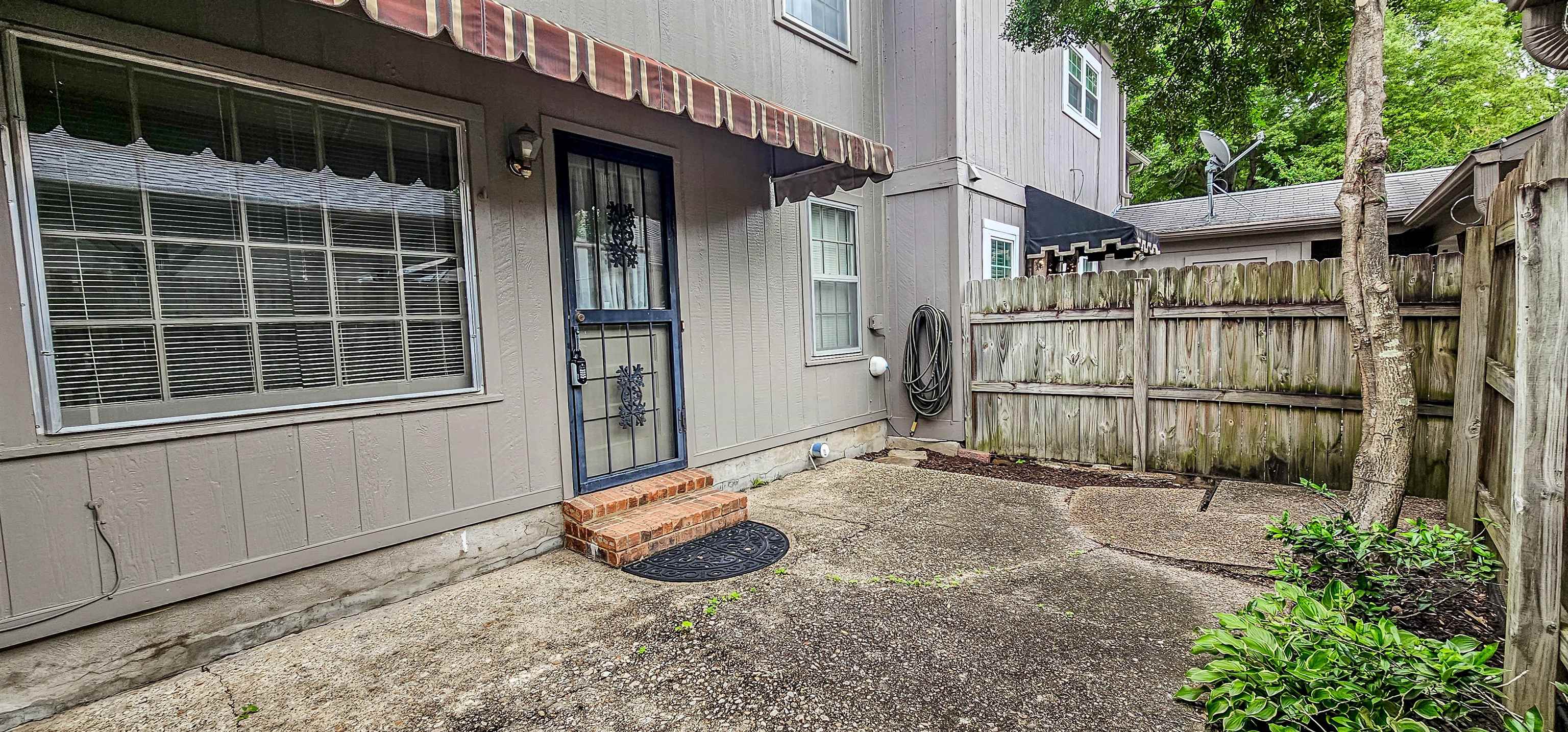 7024 Country Road Germantown, TN 38138 - Photo 25 of 27 a backyard of a house