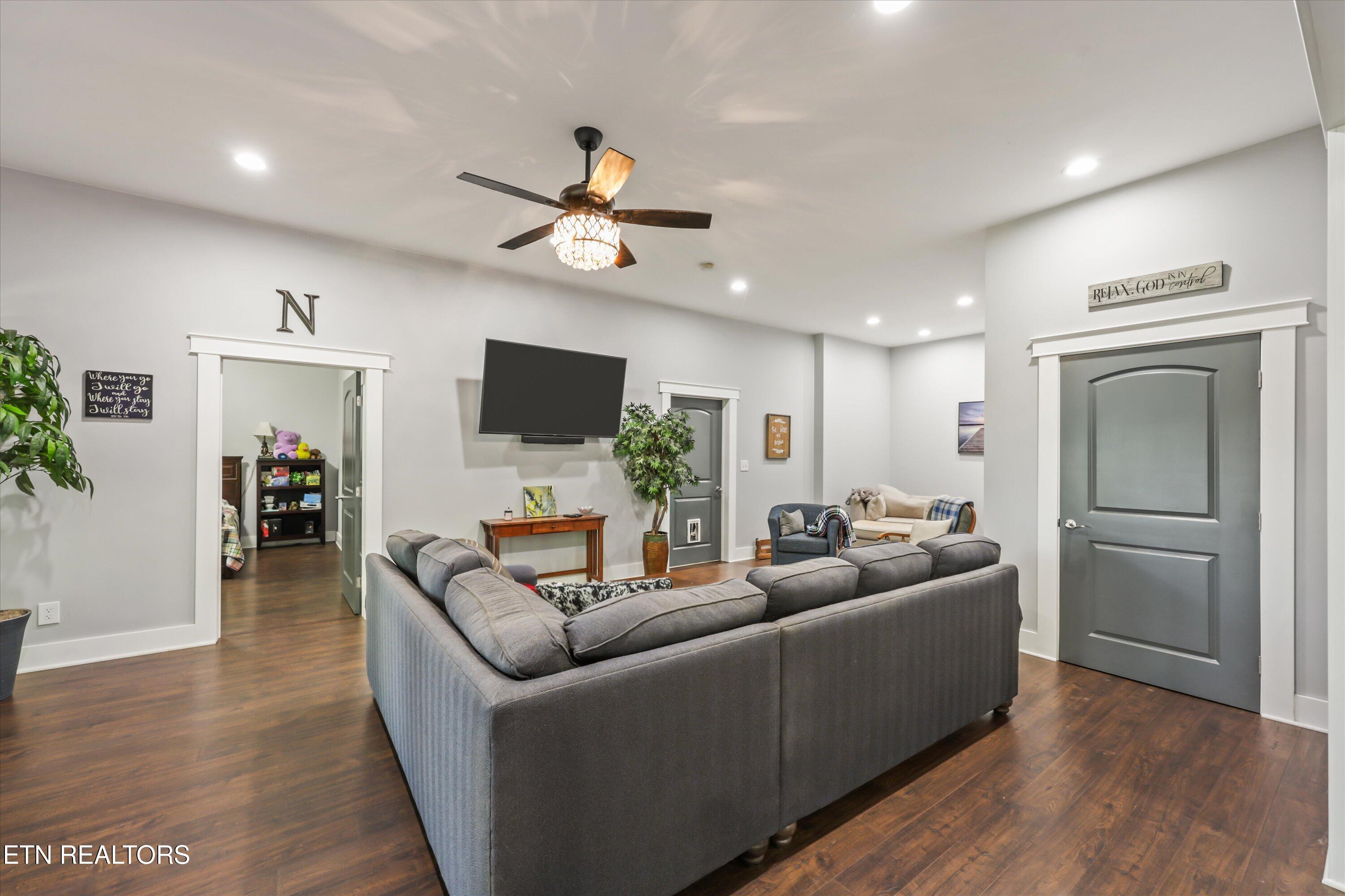 103 Winchester Circle Oak Ridge, TN 37830 - Photo 33 of 58 33-103 Winchester Cir 037