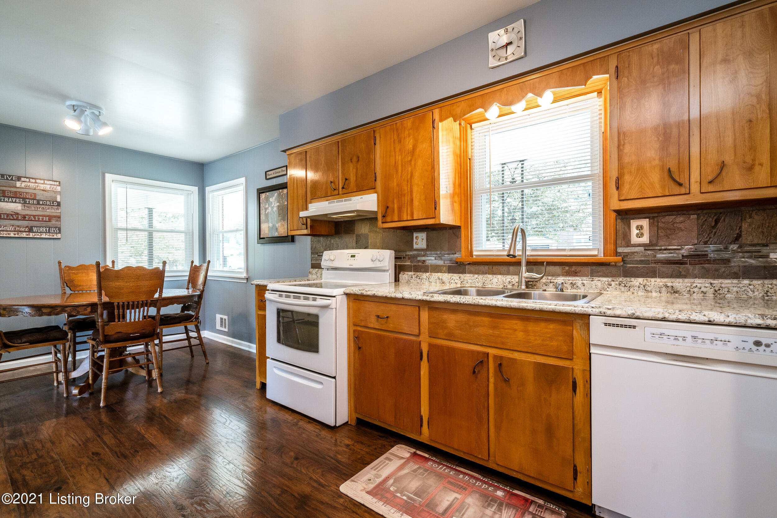 5105 Dee Road Louisville, KY 40219 - Photo 15 of 41 5105 Dee Rd-24