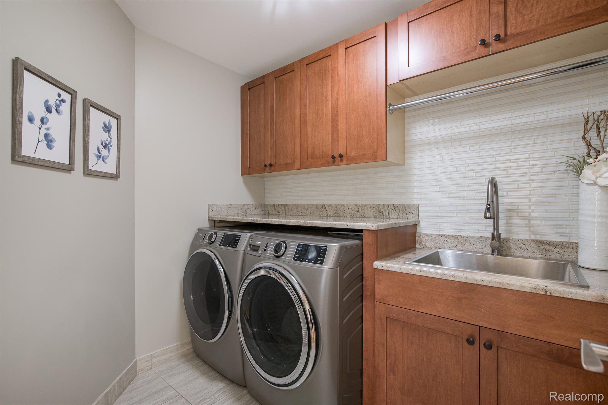 327 West 2nd Street Rochester, MI 48307 - Photo 29 of 65 Gallery Image 29