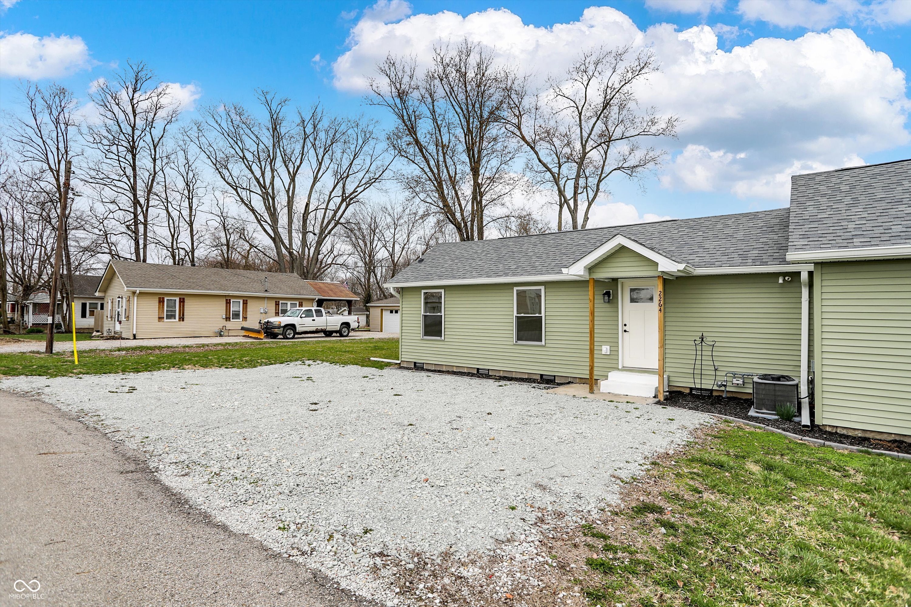 2264 Walnut Street Greenfield, IN 46140 - Photo 4 of 45