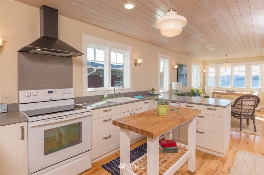 1064 Beckett Point Road Port Townsend, WA 98368 - Photo 9 of 25 Gallery Image 9