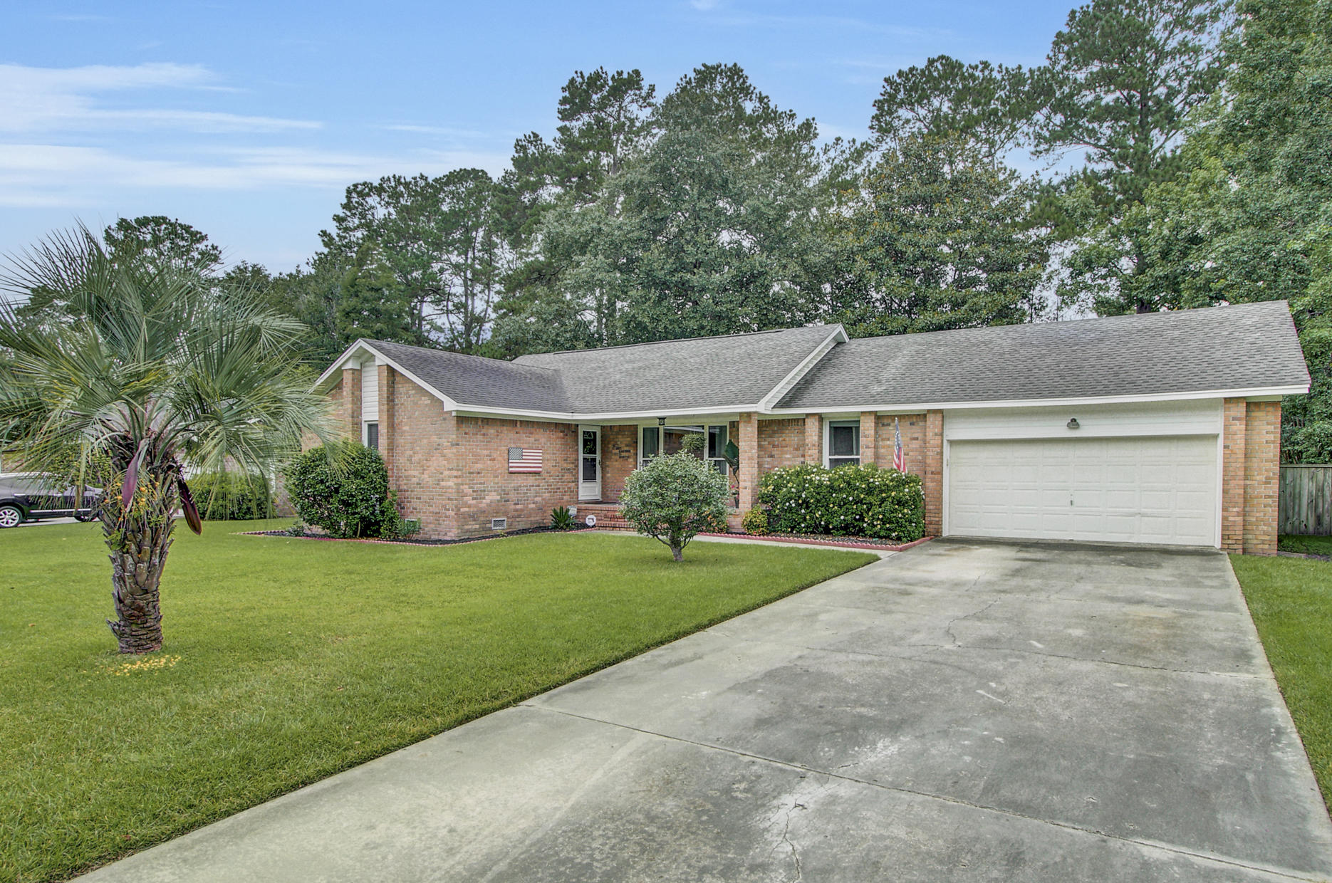 106 Clubhouse Road Summerville, SC 29483 - Photo 2 of 33 3