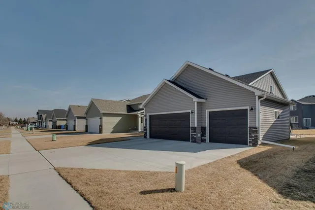 $399,900 | 6636 27th Street South, Fargo, ND 58104