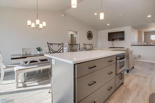 $399,900 | 6636 27th Street South, Fargo, ND 58104