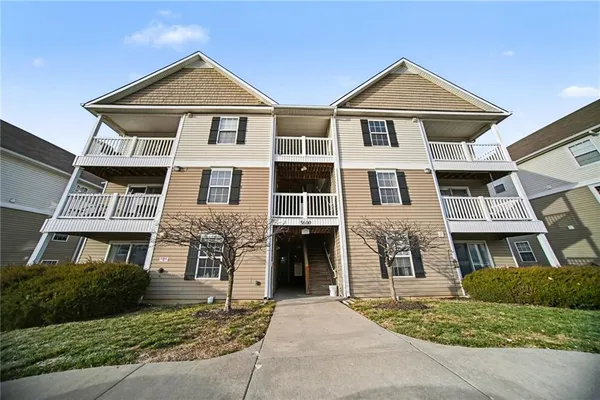 $169,500 | 5600 Northeast 80th Terrace, Unit 1A, Kansas City, MO 64119