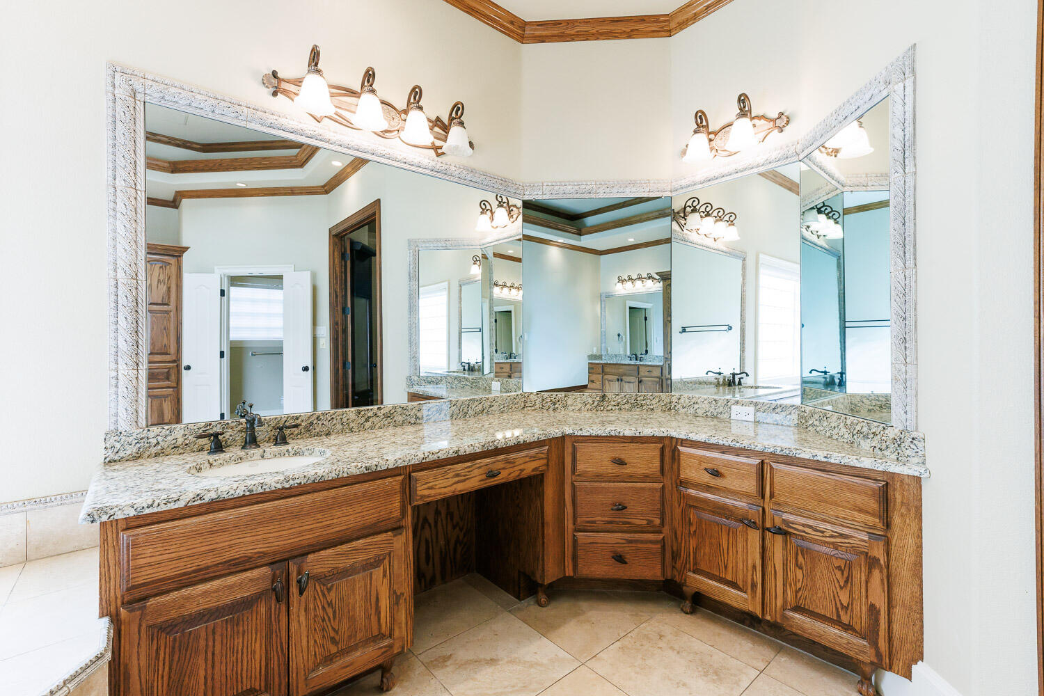 4602 101st Street Lubbock, TX 79424 - Photo 23 of 46 Primary Bathroom