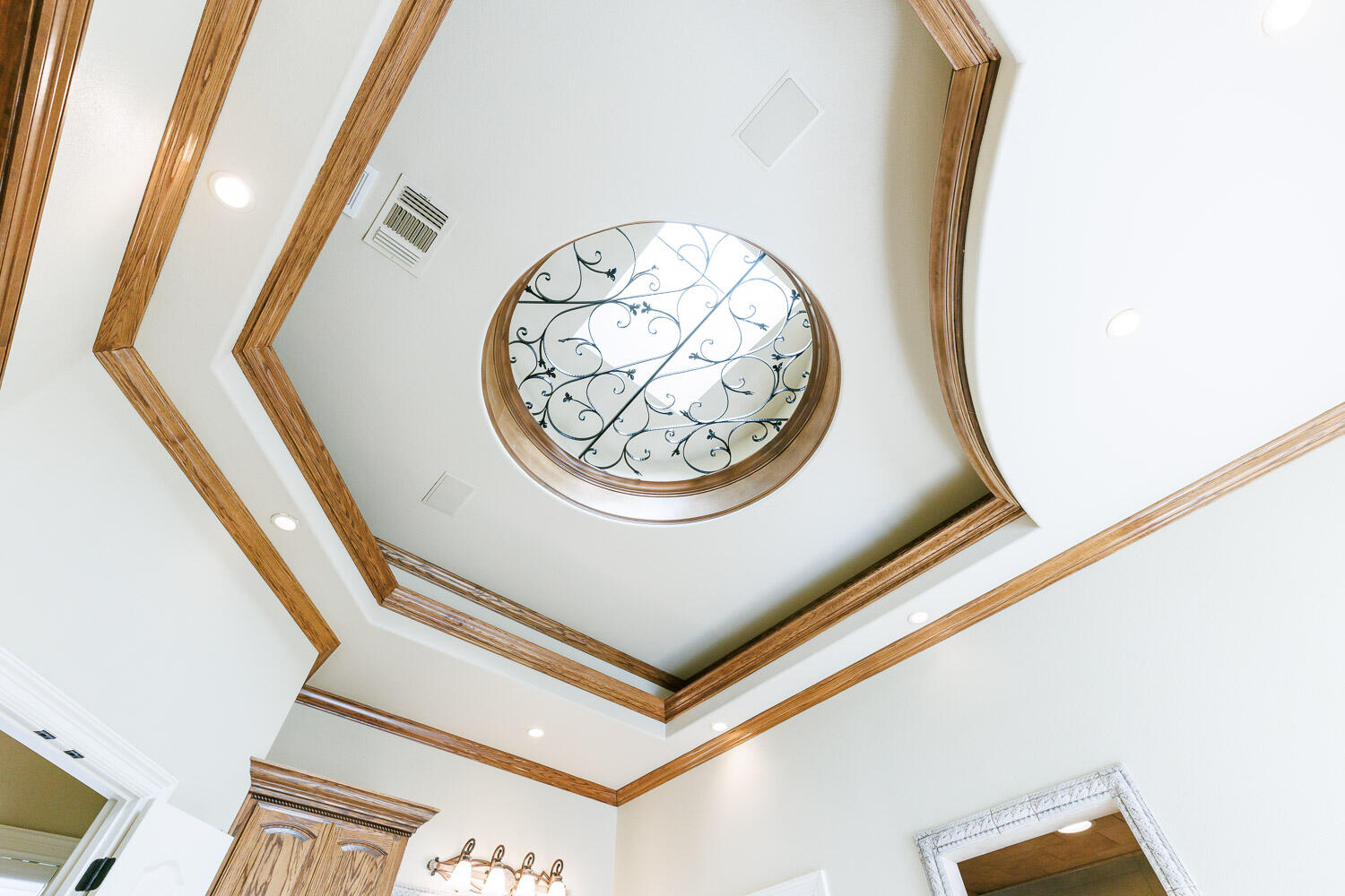4602 101st Street Lubbock, TX 79424 - Photo 25 of 46 Primary Bathroom Ceiling