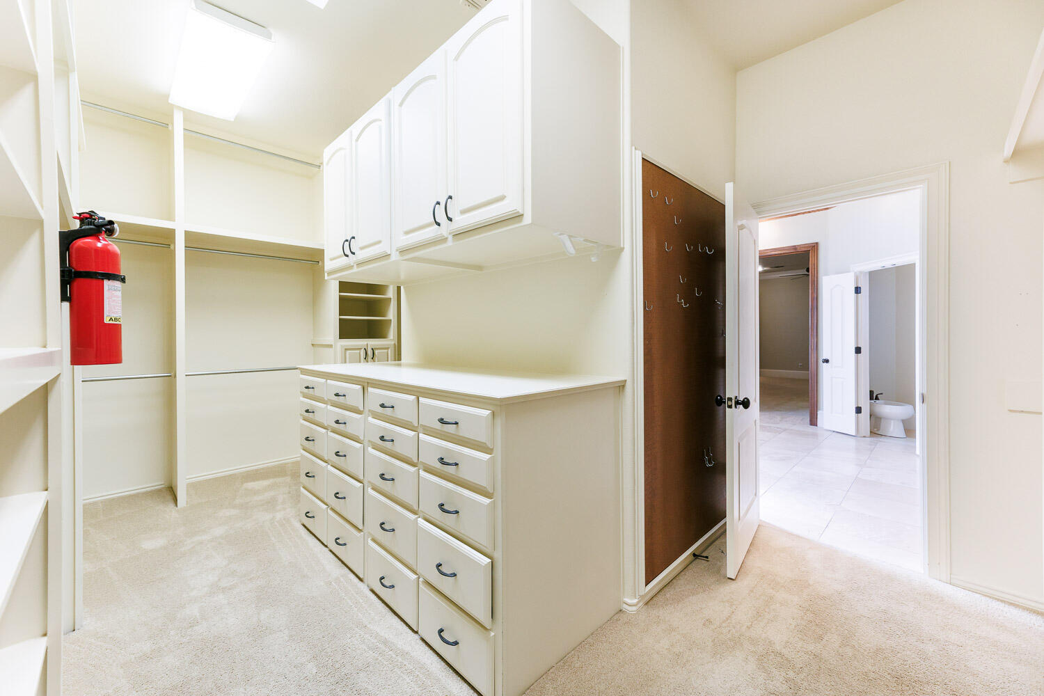 4602 101st Street Lubbock, TX 79424 - Photo 26 of 46 Primary Closet