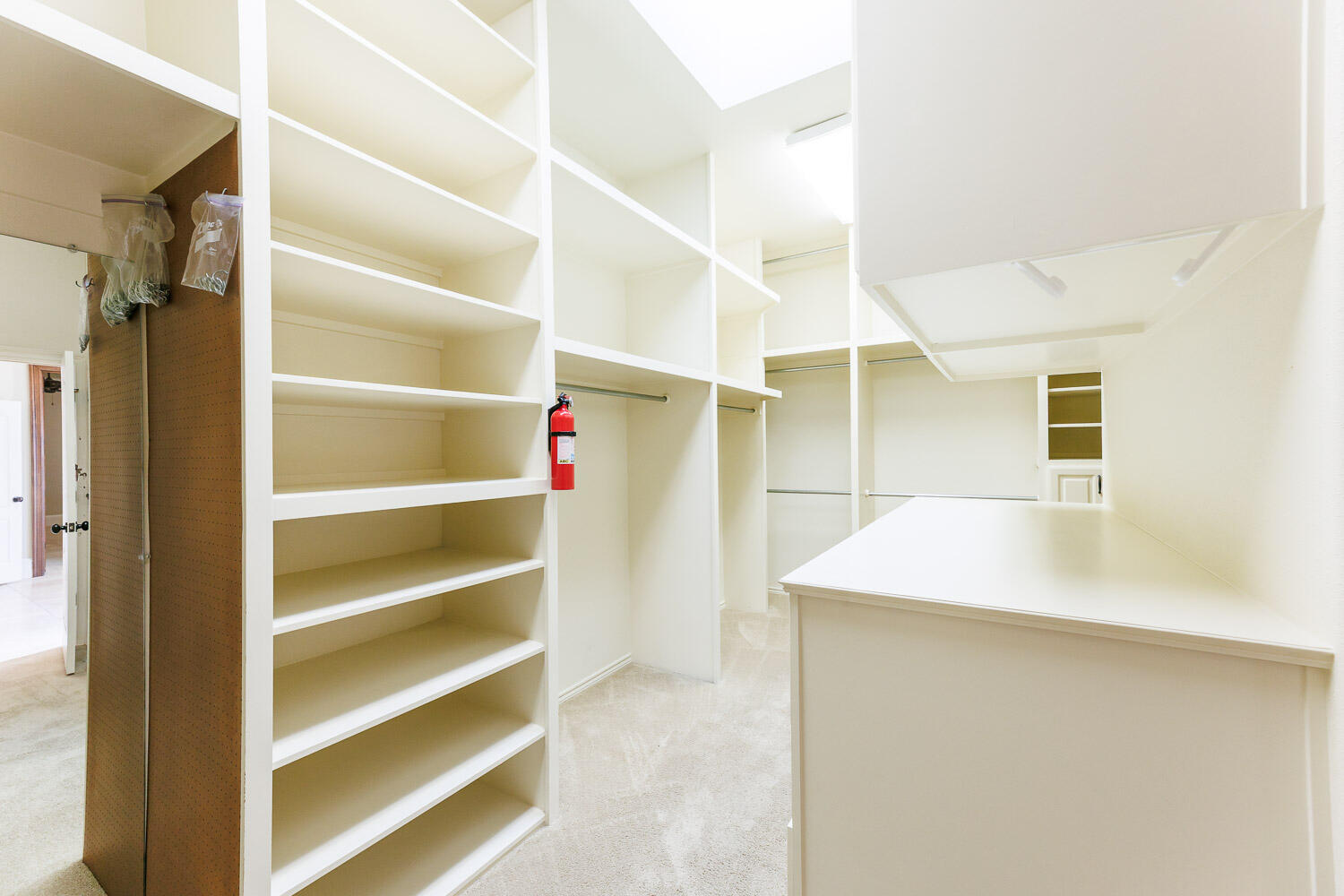 4602 101st Street Lubbock, TX 79424 - Photo 27 of 46 Primary Closet