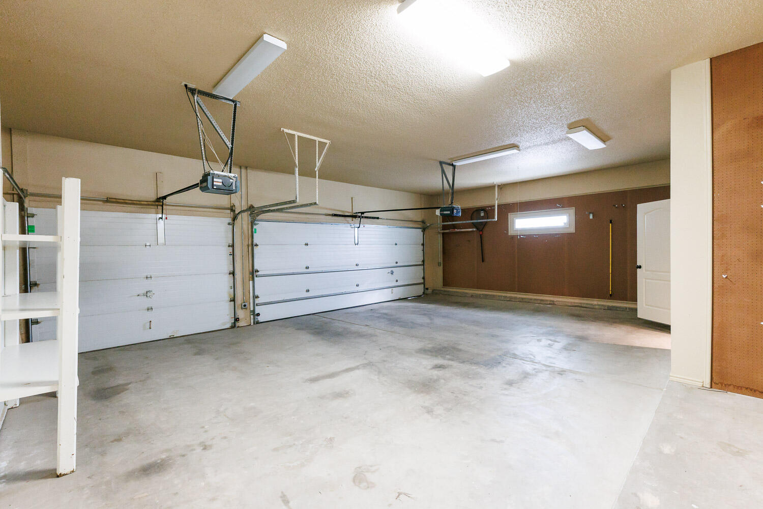 4602 101st Street Lubbock, TX 79424 - Photo 42 of 46 Garage