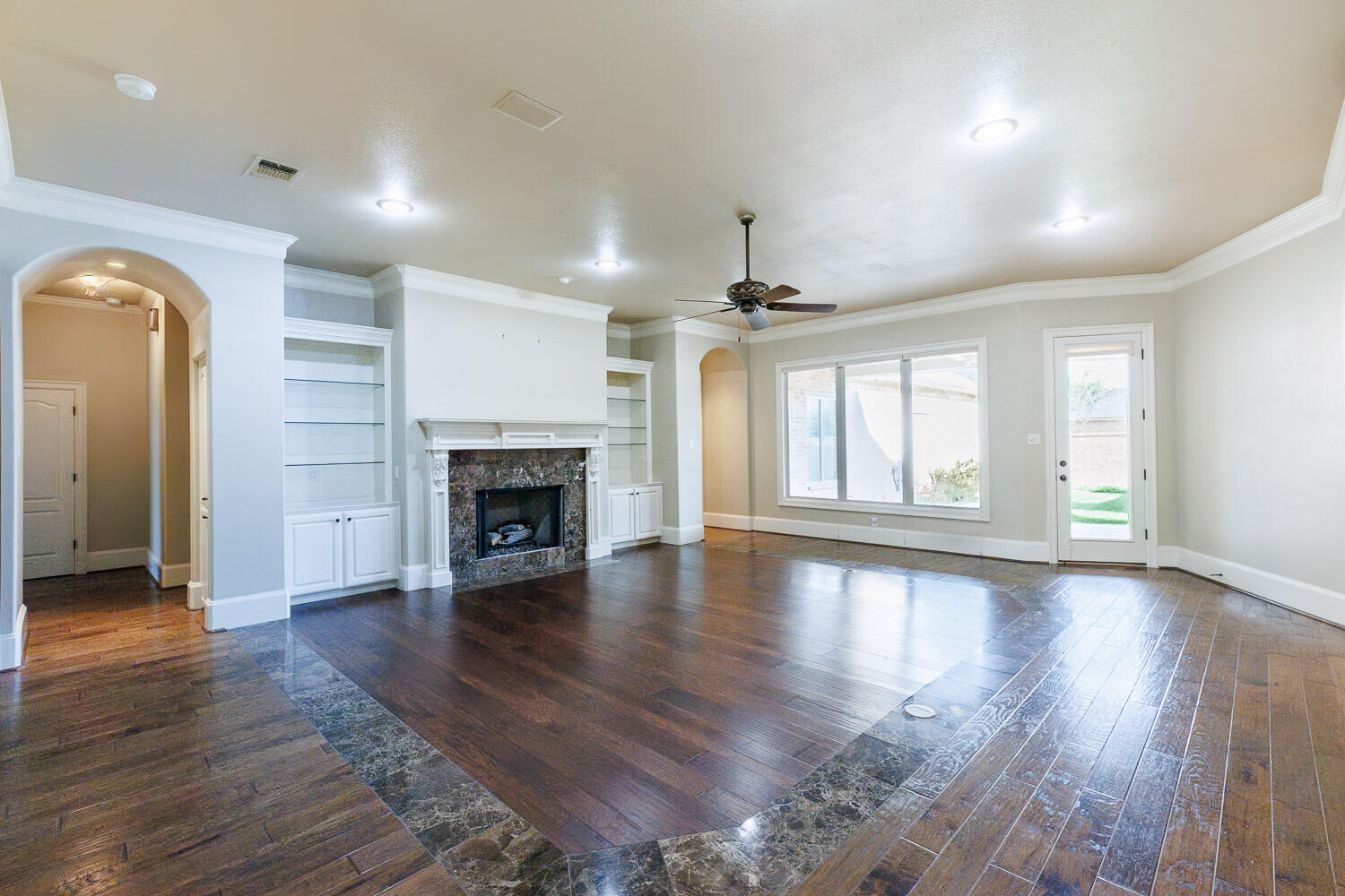 4602 101st Street Lubbock, TX 79424 - Photo 5 of 46 Living Area