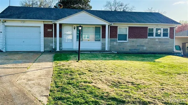$2,100 | 4400 Mohegan Drive, St. Louis, MO 63123