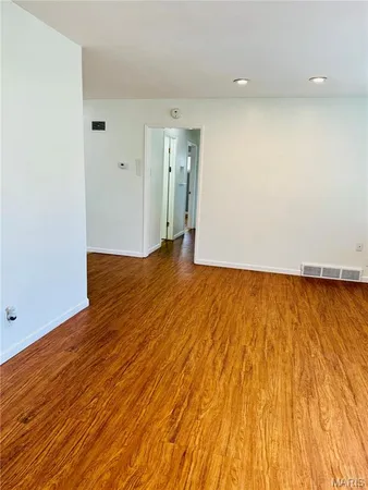 $2,100 | 4400 Mohegan Drive, St. Louis, MO 63123