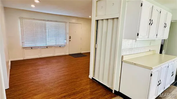 $2,100 | 4400 Mohegan Drive, St. Louis, MO 63123