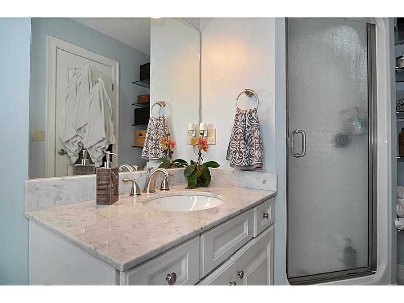 1 New Road, Unit D1 East Providence, RI 02916 - Photo 17 of 25 Master Bath/Spa.