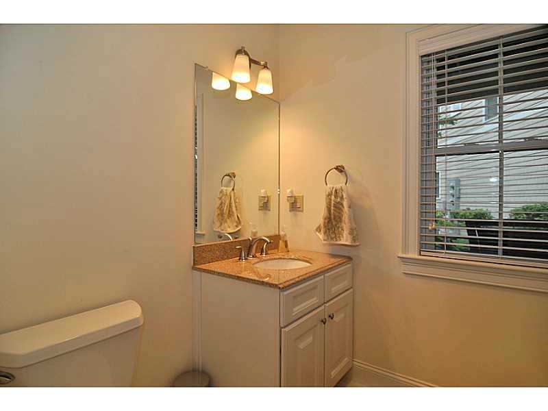 1 New Road, Unit D1 East Providence, RI 02916 - Photo 20 of 25 Bathroom.