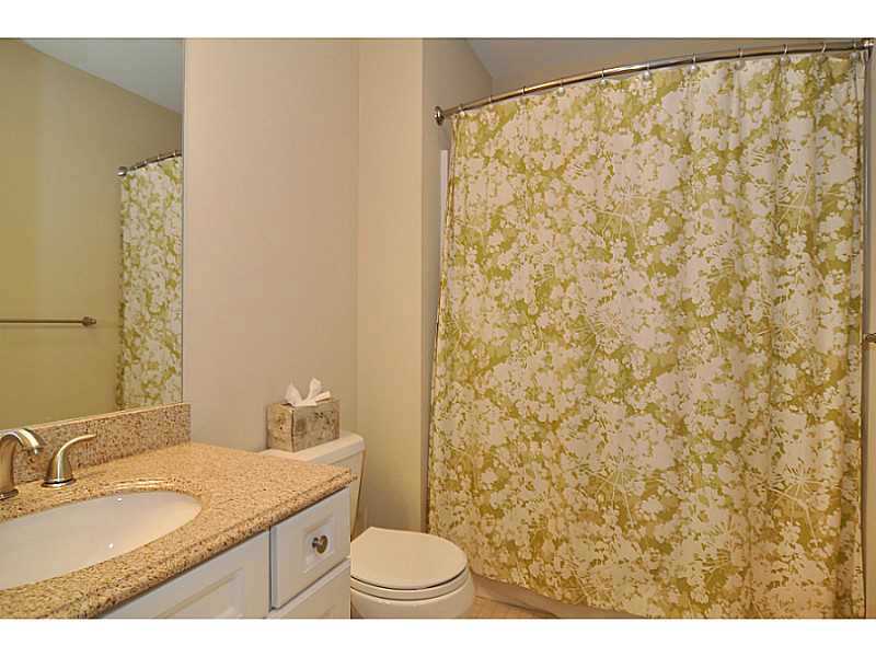 1 New Road, Unit D1 East Providence, RI 02916 - Photo 21 of 25 Bathroom.