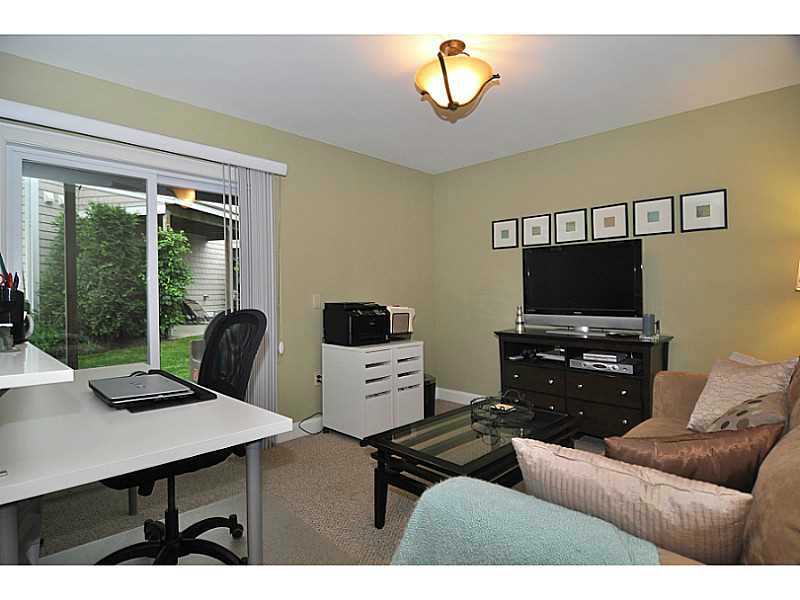 1 New Road, Unit D1 East Providence, RI 02916 - Photo 24 of 25 Den/Family/Great Room.