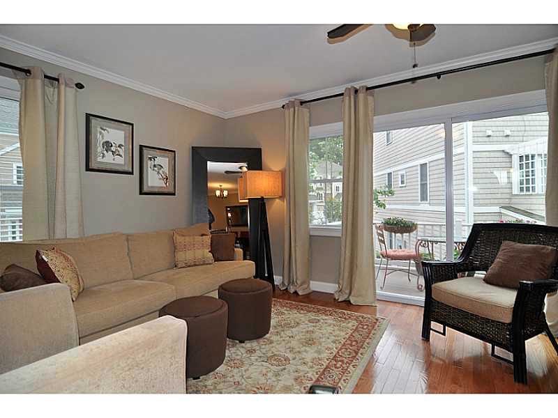 1 New Road, Unit D1 East Providence, RI 02916 - Photo 6 of 25 Living Room.