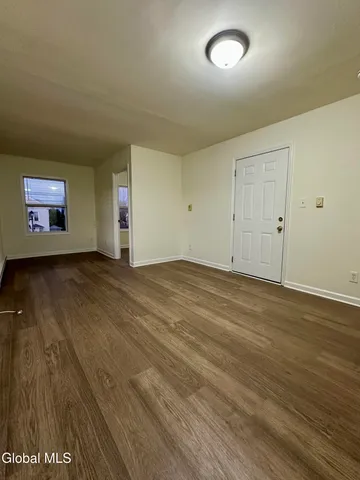 $900 | 910 19th Street, Unit 3, Watervliet, NY 12189