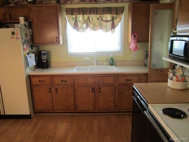 357 Massoit Street Clawson, MI 48017 - Photo 8 of 19 7.01.2011 268