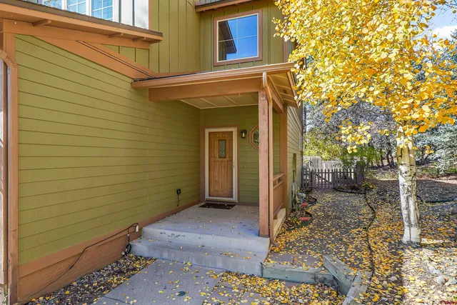 a view of house and outdoor space