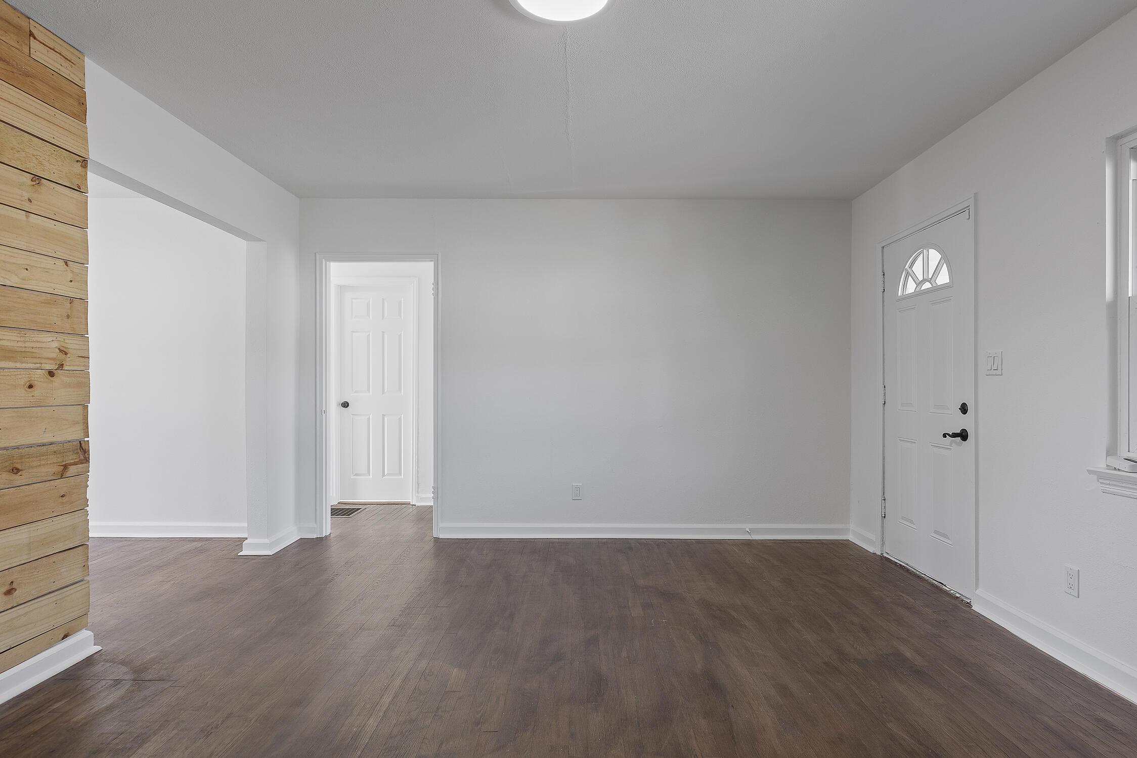 114 Rees Avenue Chattanooga, TN 37411 - Photo 28 of 29 Living Room