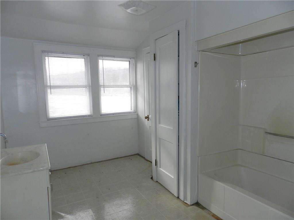 3895 Mercer Road New Castle, PA 16105 - Photo 13 of 15