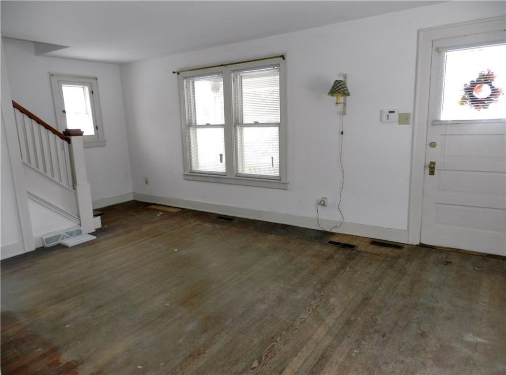 3895 Mercer Road New Castle, PA 16105 - Photo 3 of 15