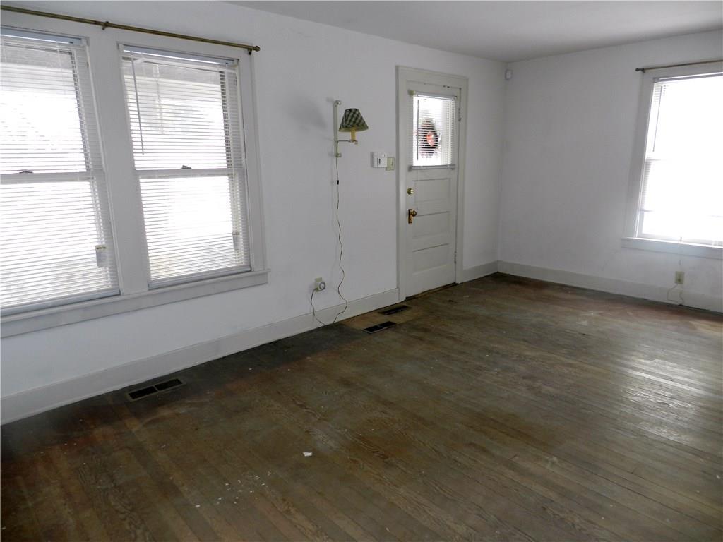 3895 Mercer Road New Castle, PA 16105 - Photo 4 of 15