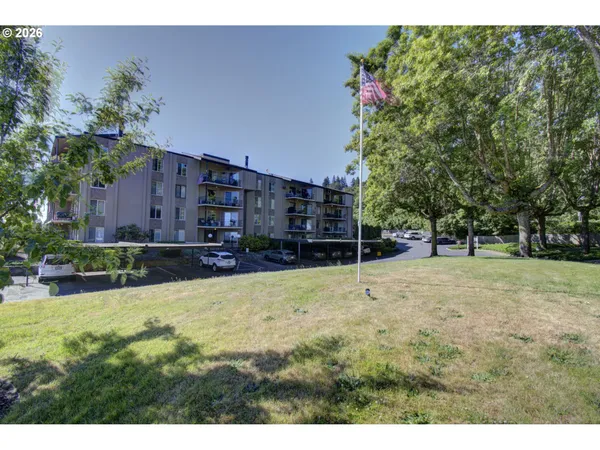$247,000 | 5585 East Evergreen Boulevard, Unit 5302, Vancouver, WA 98661