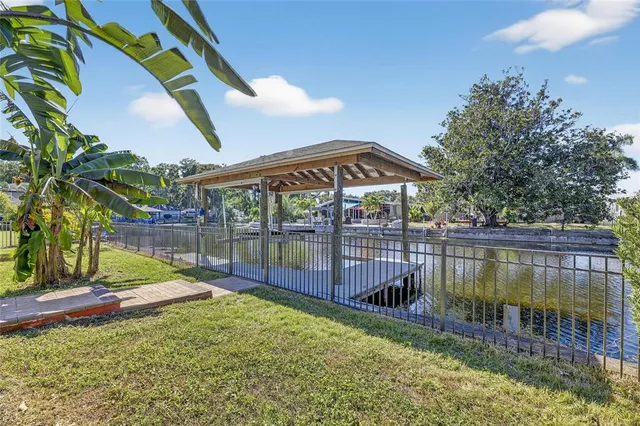 $3,600 | 172 Lake Shore Drive West, Palm Harbor, FL 34684