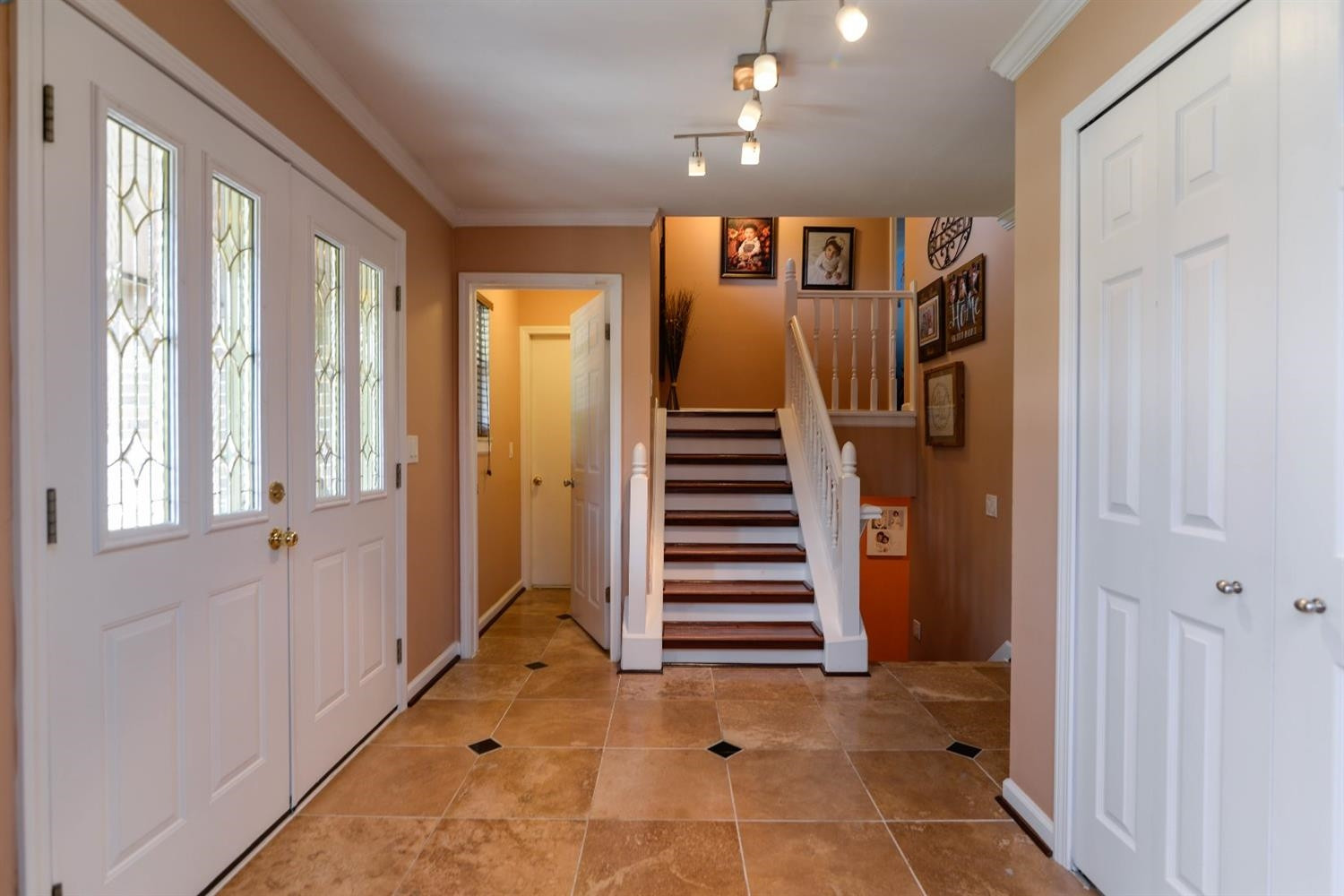 1755 Walnut Ridge Circle Canton, MI 48187 - Photo 5 of 10 Photo 5