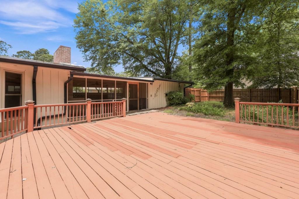 989 Rudolph Street Gainesville, GA 30501 - Photo 5 of 33 Gallery Image 5