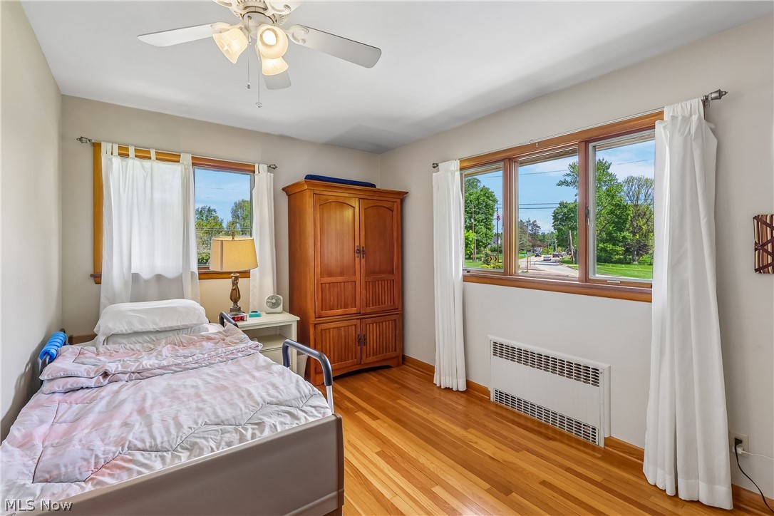 836 Jacoby Road Akron, OH 44333 - Photo 20 of 45 Bedroom with ceiling fan light / fan