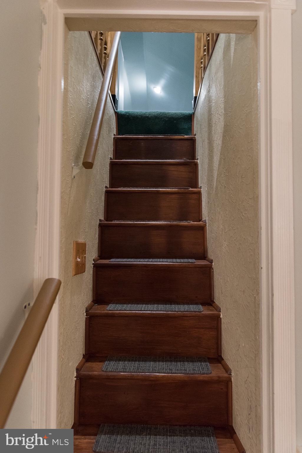 2100 Oakland Road Baltimore, MD 21220 - Photo 22 of 31 Stairs to bedroom
