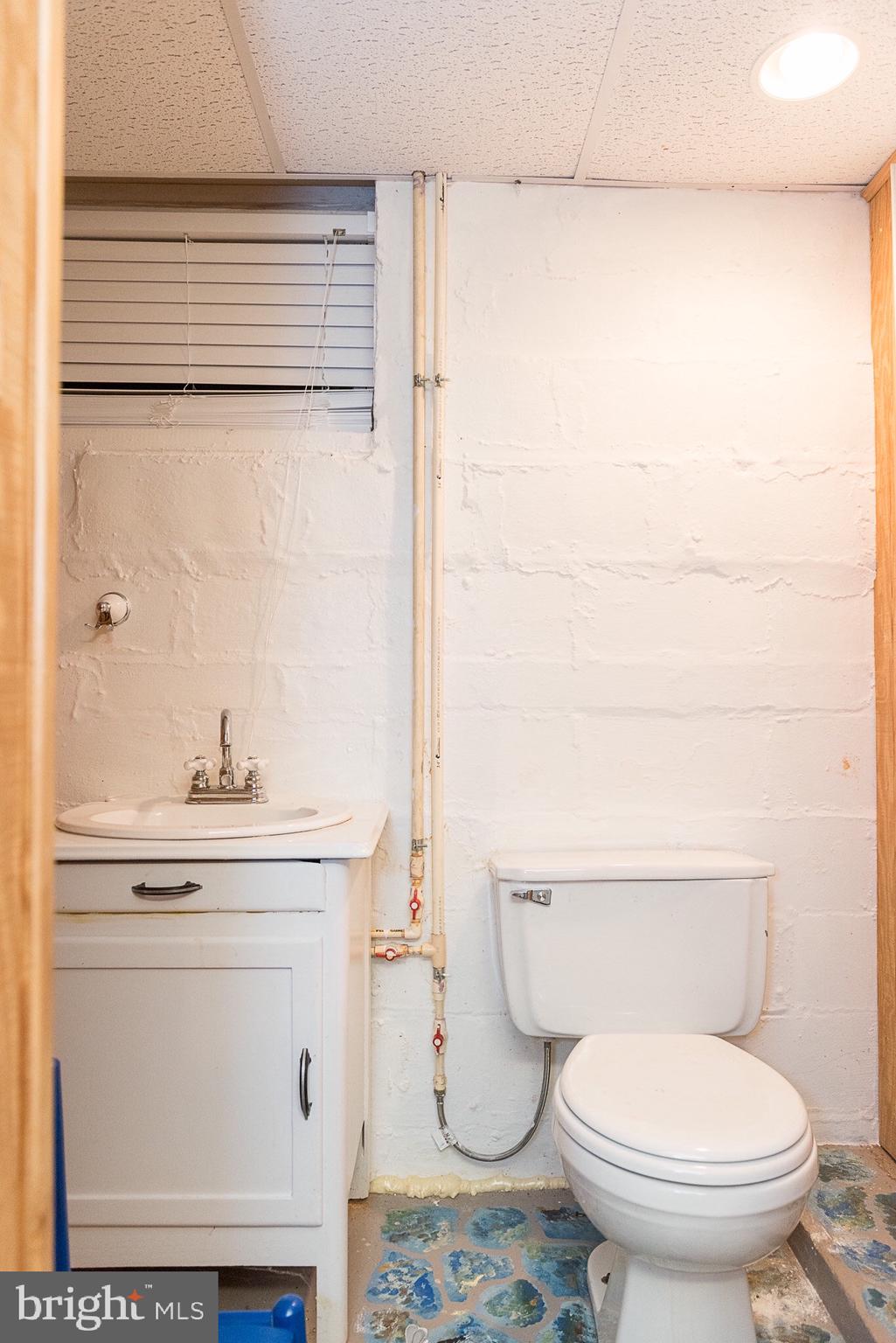 2100 Oakland Road Baltimore, MD 21220 - Photo 26 of 31 Half-bath basement