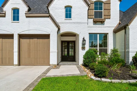 $879,000 | 208 South Empress Green Place, Montgomery, TX 77316
