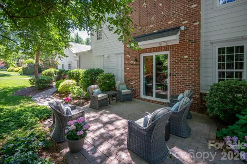 $1,075,000 | 3702 Selwyn Avenue, Charlotte, NC 28209