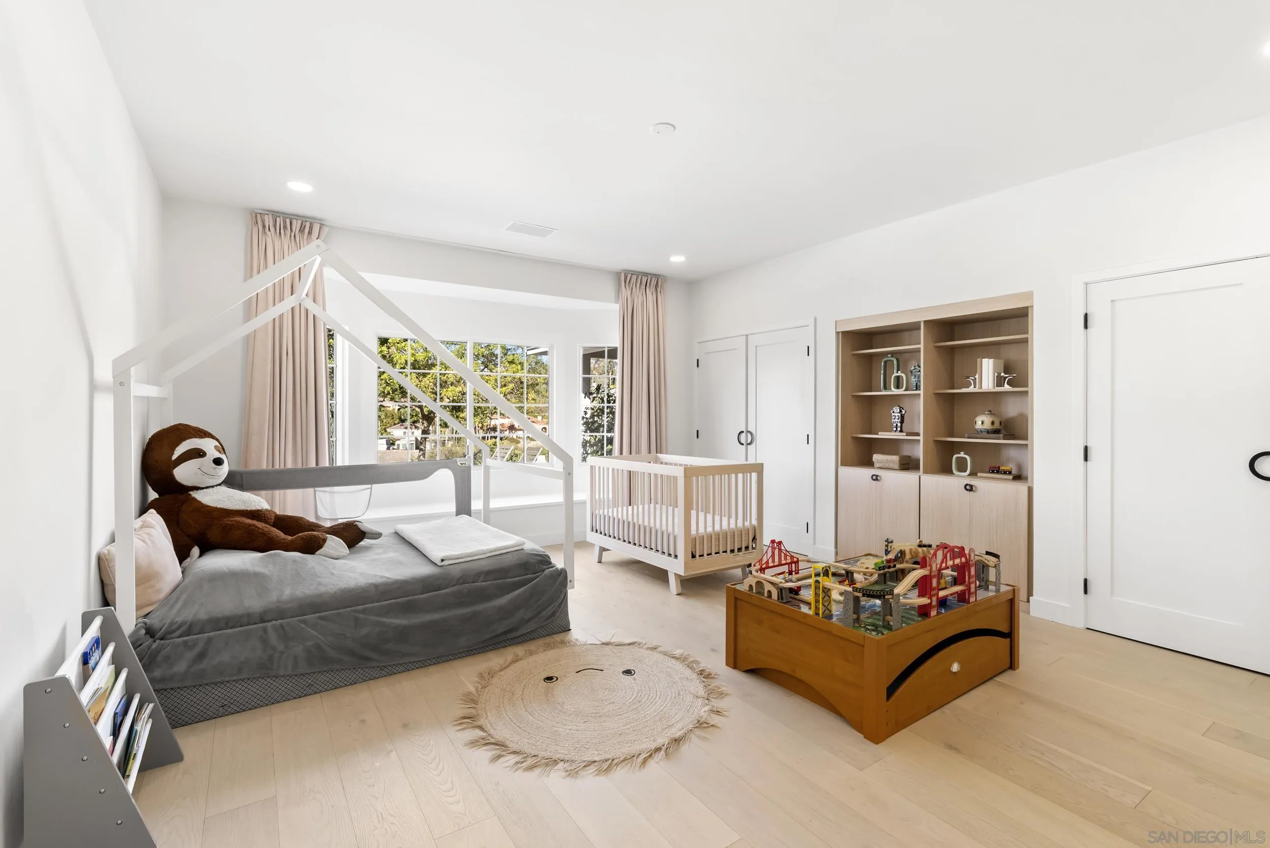 17515 Circa Oriente Rancho Santa Fe, CA 92067 - Photo 25 of 37 Spacious secondary bedrooms