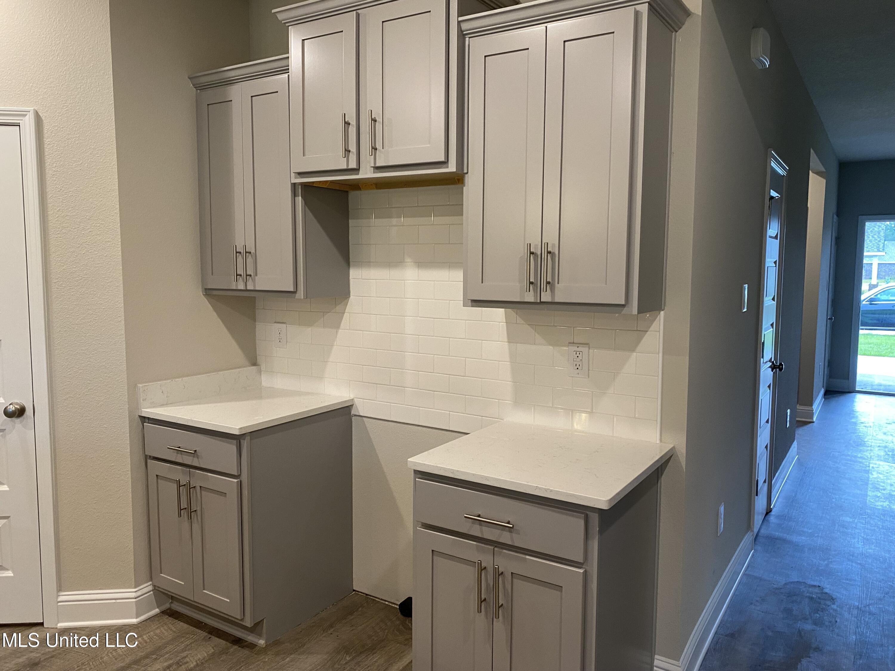 58 Saltmeadow Circle Ocean Springs, MS 39564 - Photo 4 of 31 207