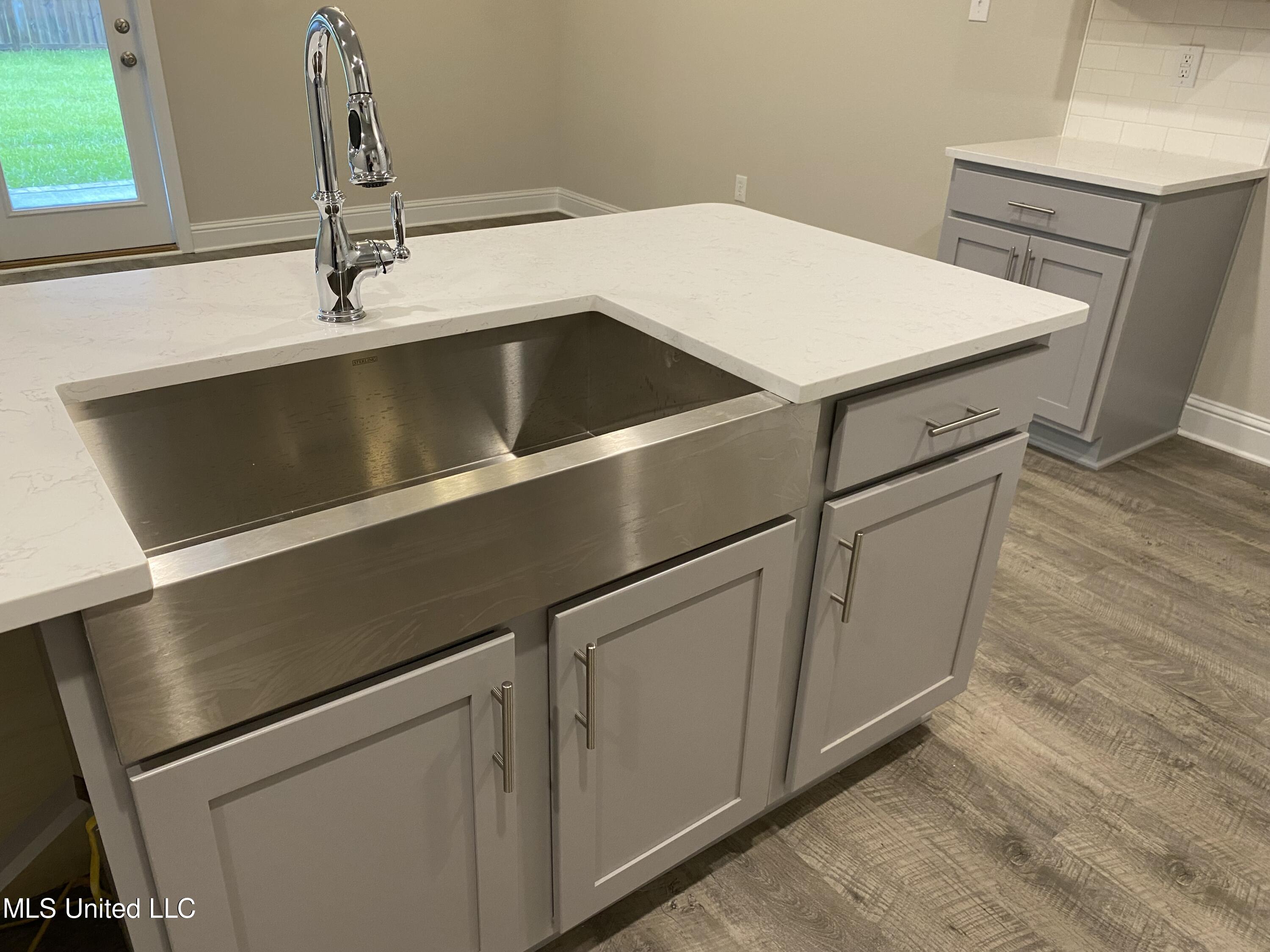 58 Saltmeadow Circle Ocean Springs, MS 39564 - Photo 5 of 31 208