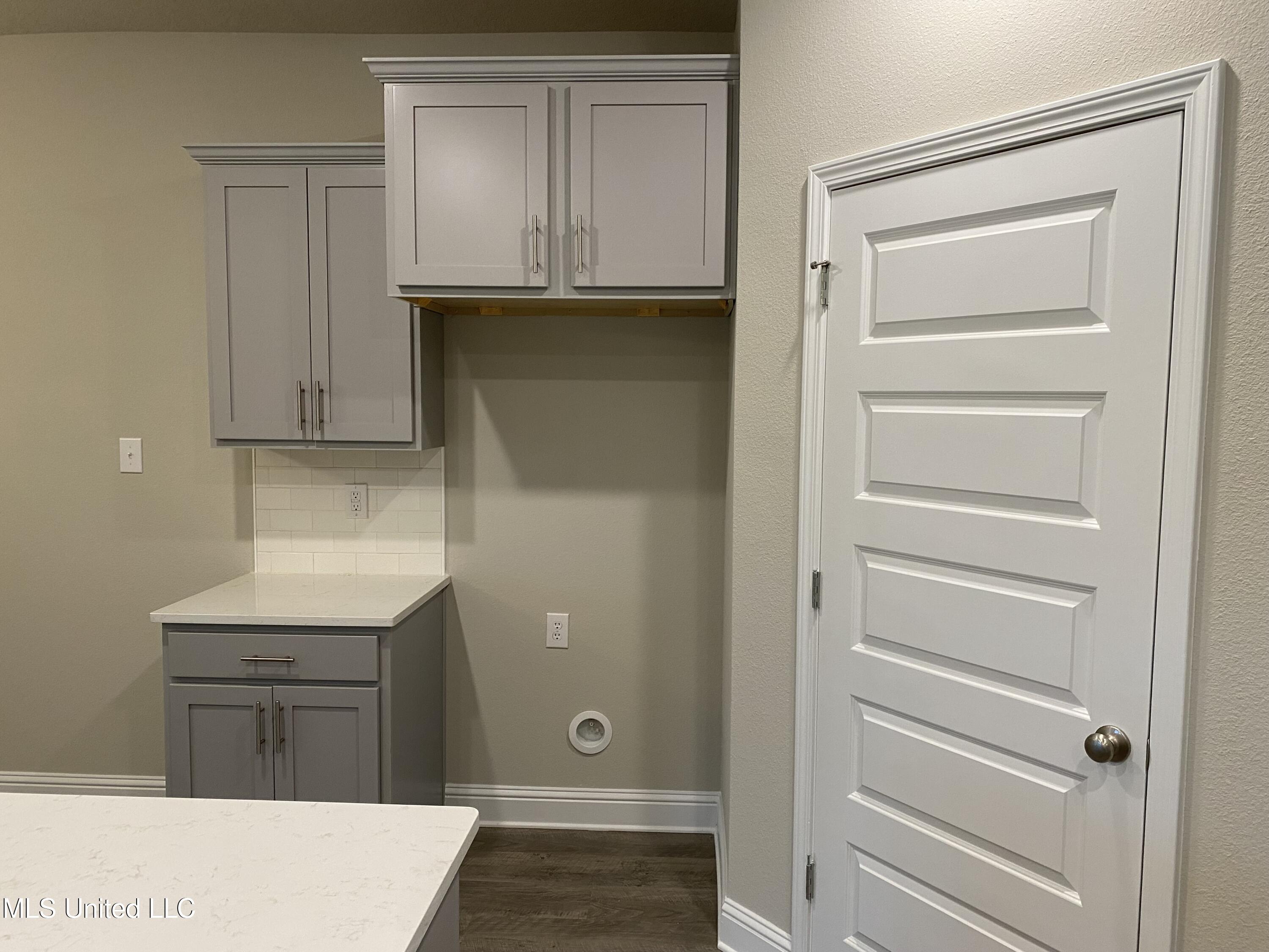 58 Saltmeadow Circle Ocean Springs, MS 39564 - Photo 6 of 31 210