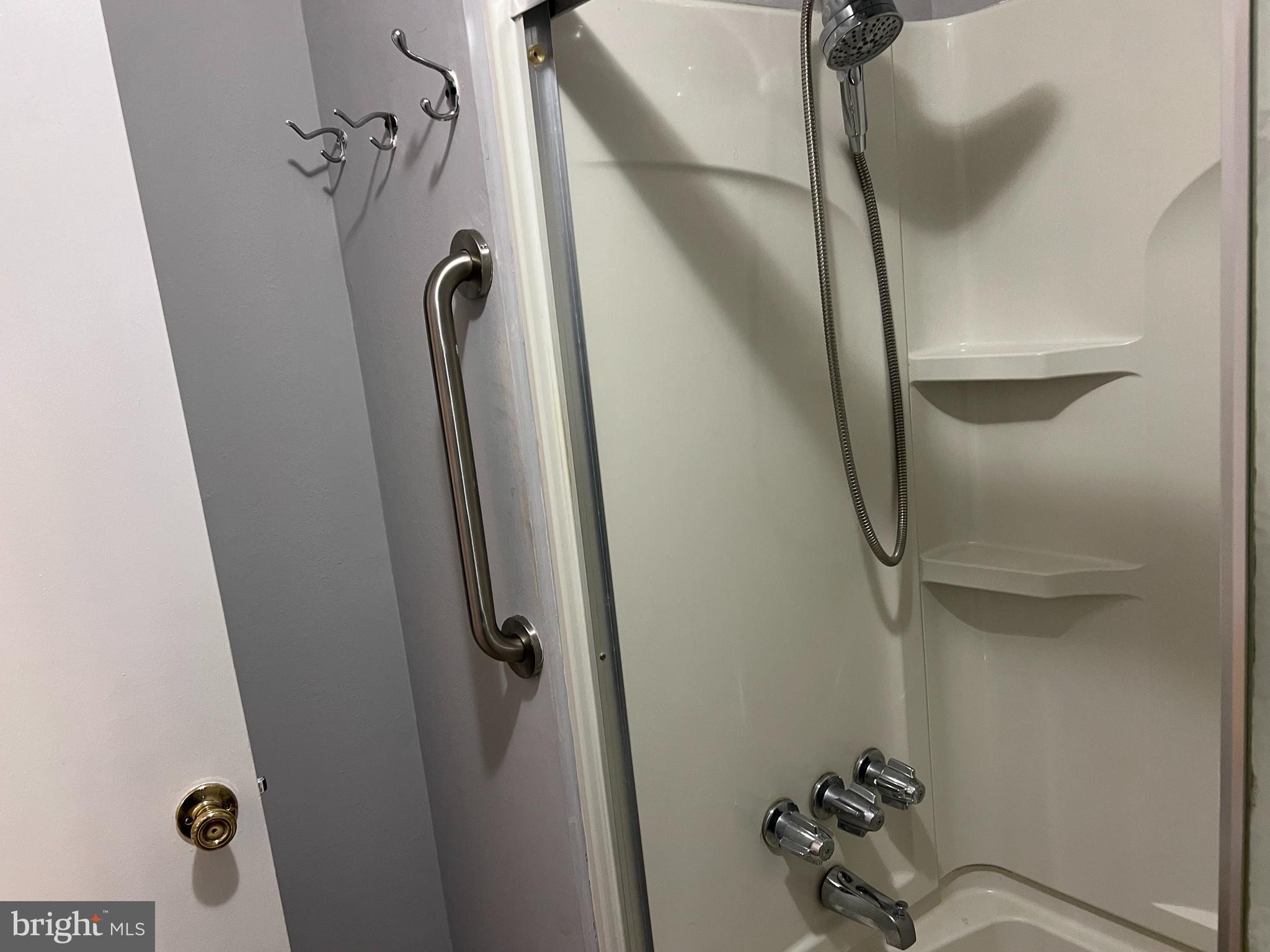 9921 Bustleton Avenue, Unit N10 Philadelphia, PA 19115 - Photo 15 of 17