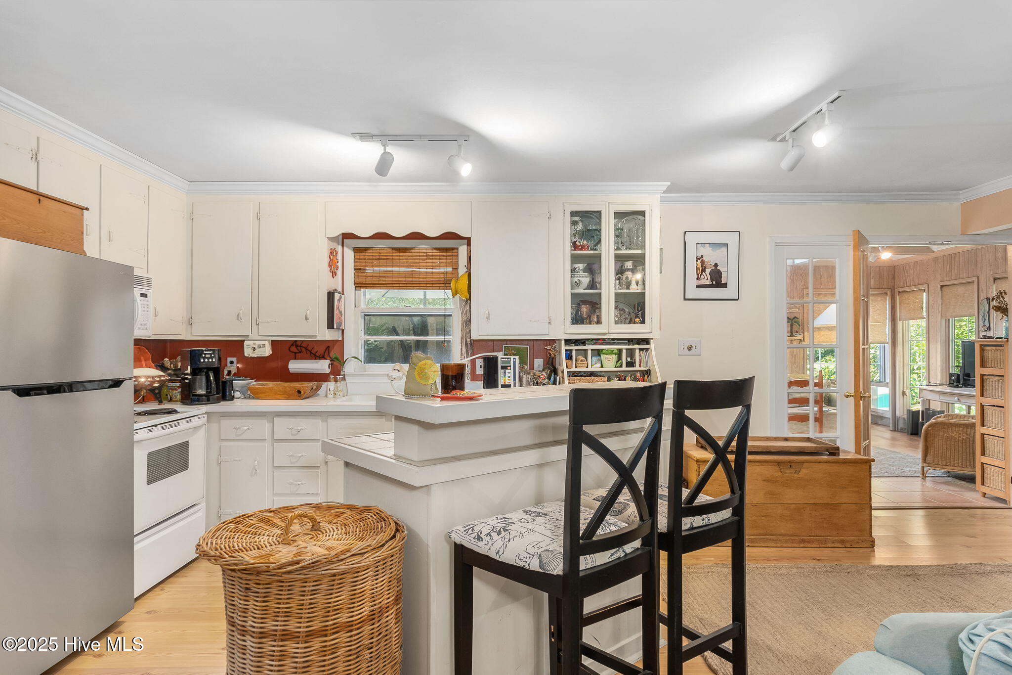 138 Yaupon Road Pine Knoll Shores, NC 28512 - Photo 12 of 68 Kitchen