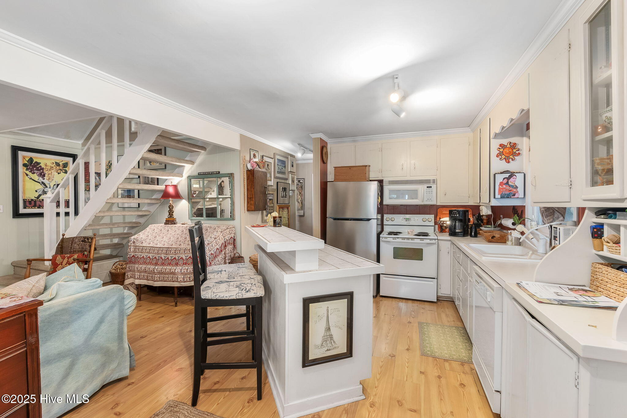 138 Yaupon Road Pine Knoll Shores, NC 28512 - Photo 14 of 68 Kitchen